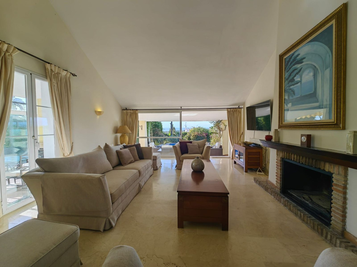 3 Bedroom Villa for Sale in Estepona — 5