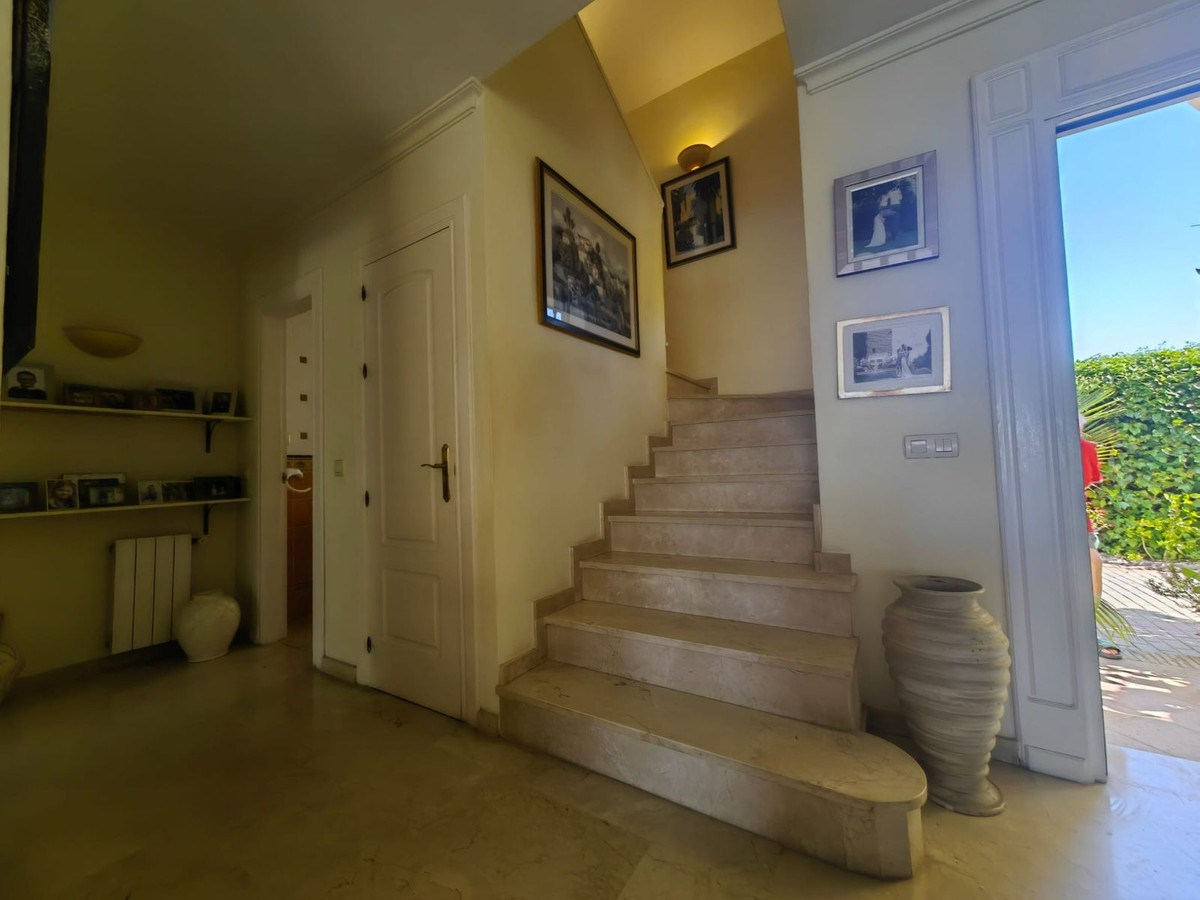 3 Bedroom Villa for Sale in Estepona — 6