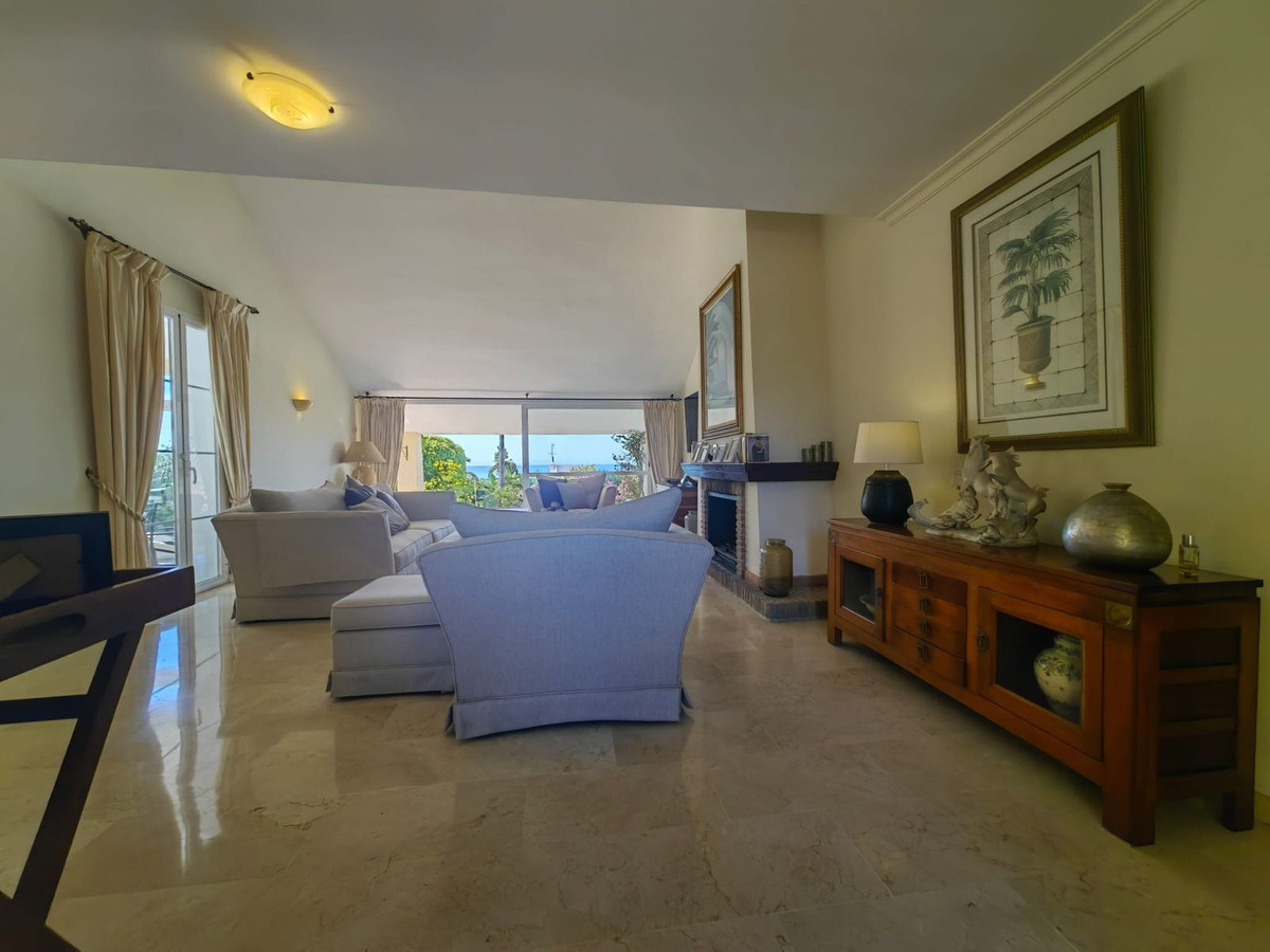 3 Bedroom Villa for Sale in Estepona — 7