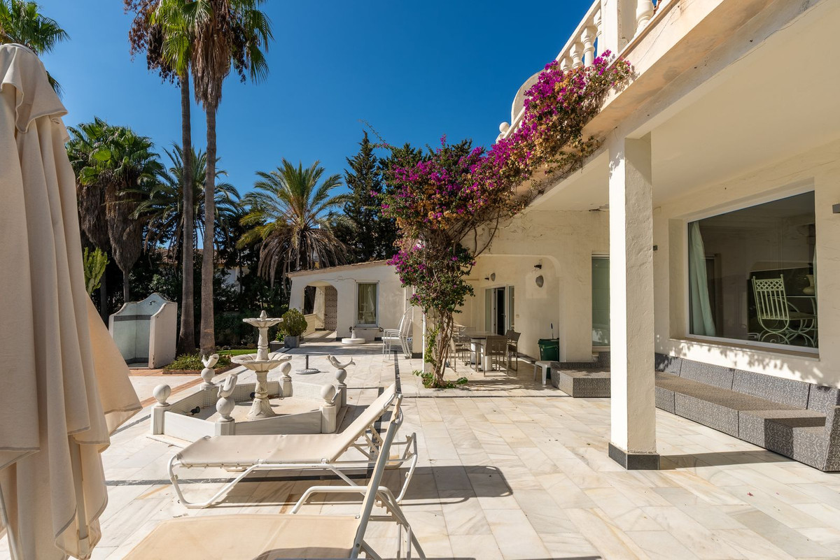 4 Bedroom Villa for Sale in Estepona — 5