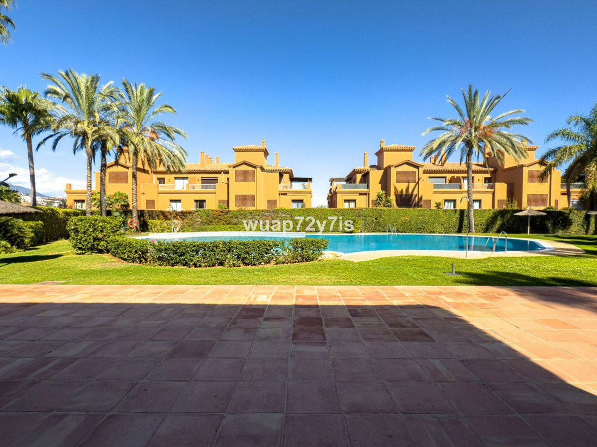 3 Bedroom Apartment for Sale in Estepona