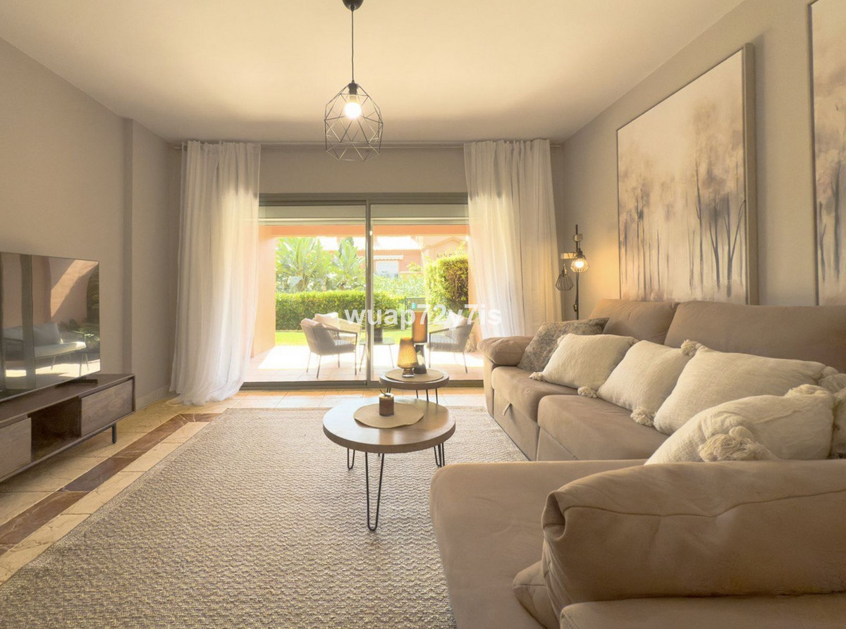 3 Bedroom Apartment for Sale in Estepona — 2