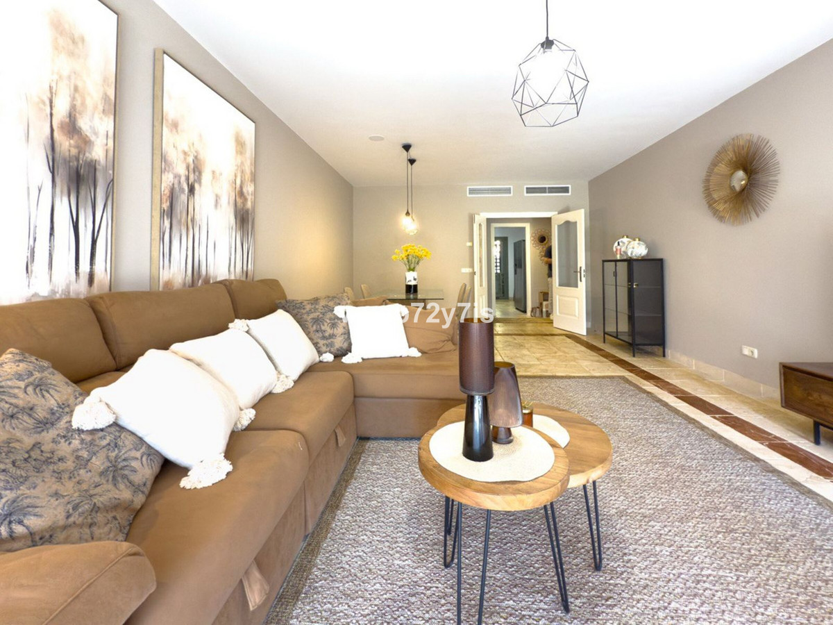 3 Bedroom Apartment for Sale in Estepona — 3