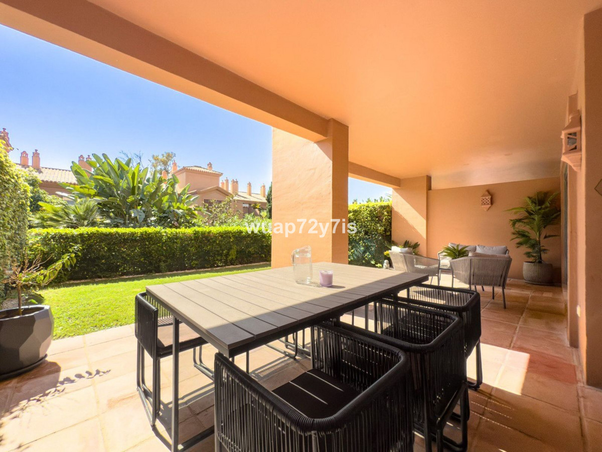 3 Bedroom Apartment for Sale in Estepona — view 10