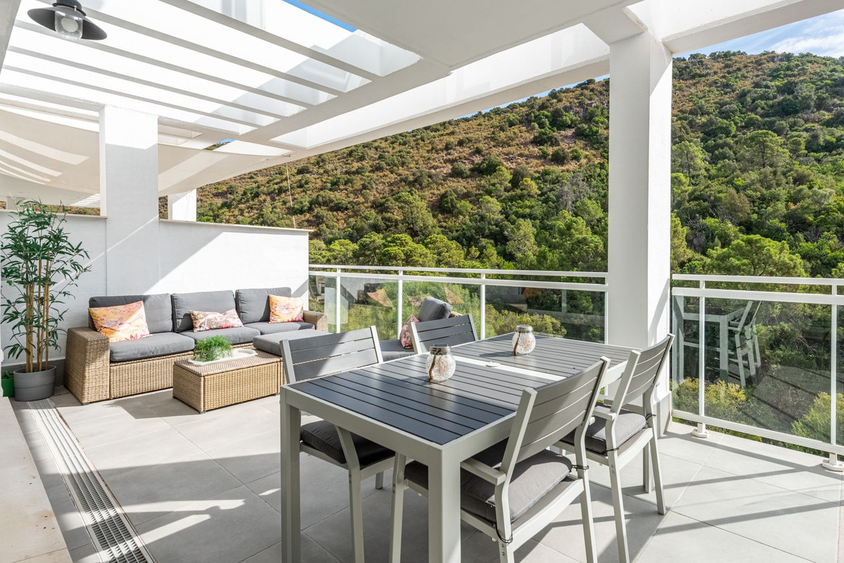 2 Bedroom Apartment for Sale in Benahavís