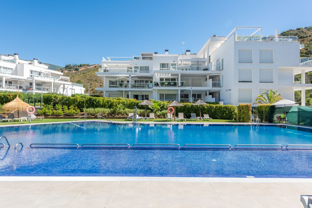 2 Bedroom Apartment for Sale in Benahavís — 2