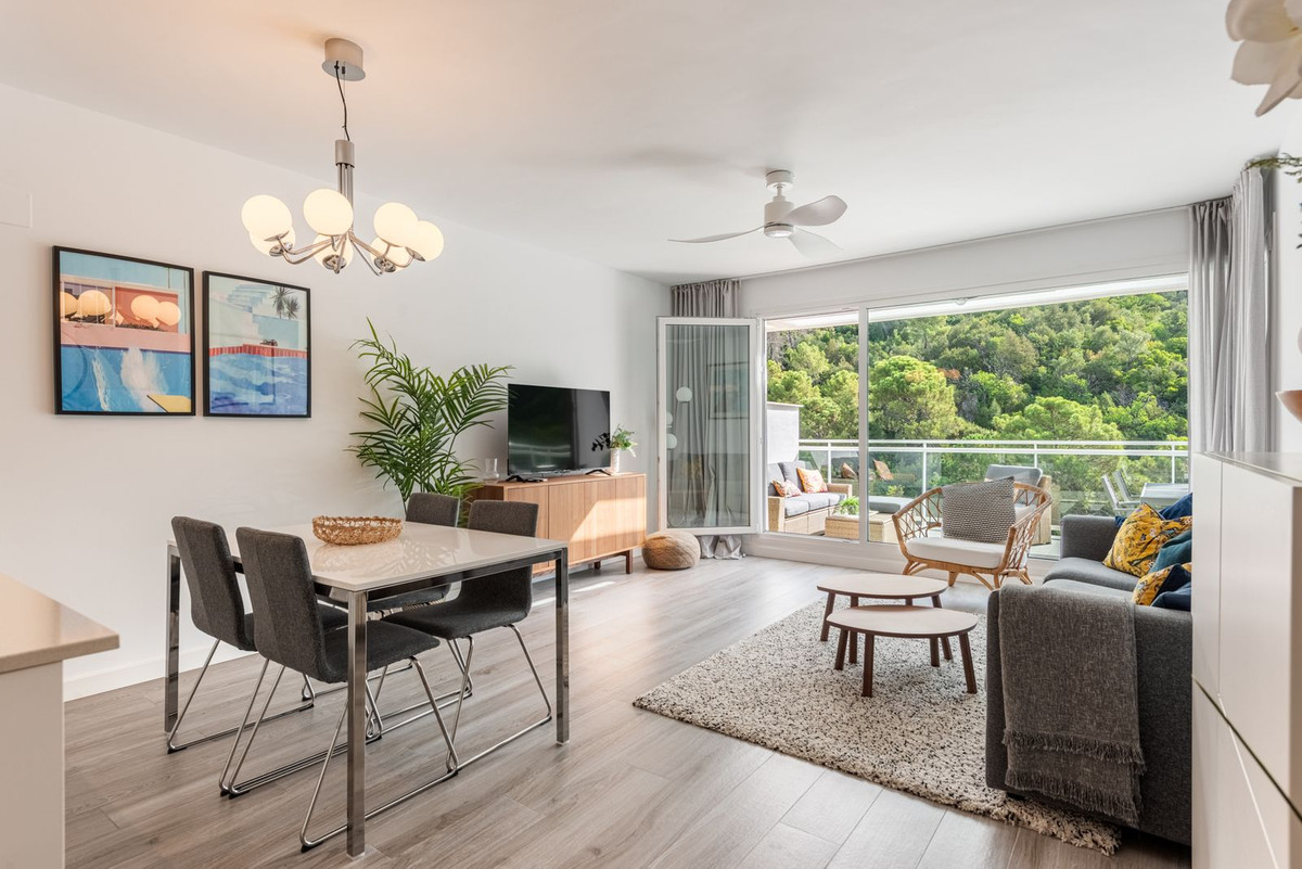 2 Bedroom Apartment for Sale in Benahavís — 3