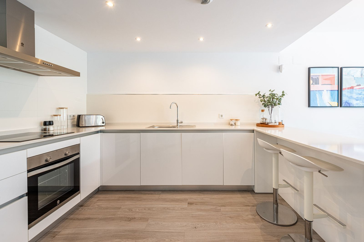 2 Bedroom Apartment for Sale in Benahavís — 4