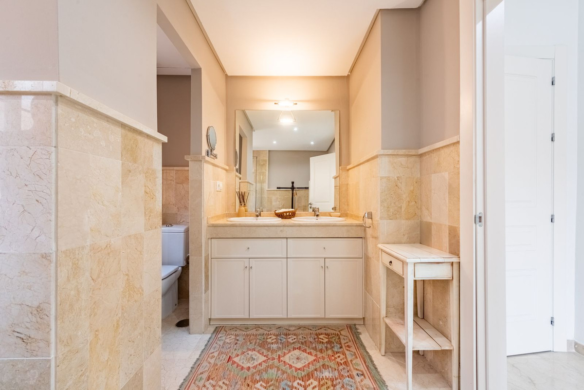 3 Bedroom Townhouse for Sale in Nagüeles — view 13