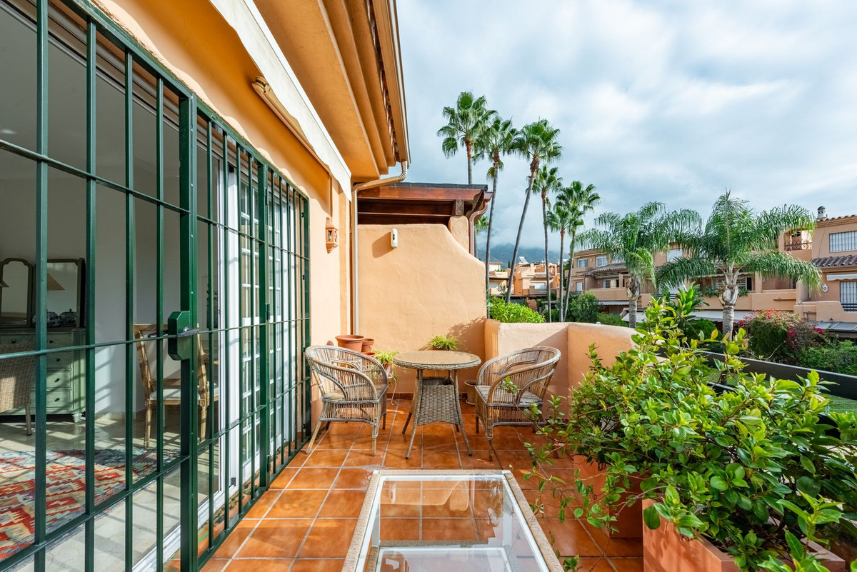 3 Bedroom Townhouse for Sale in Nagüeles — view 15
