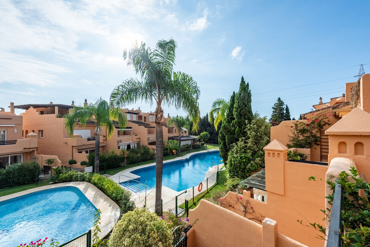 3 Bedroom Townhouse for Sale in Nagüeles — view 16