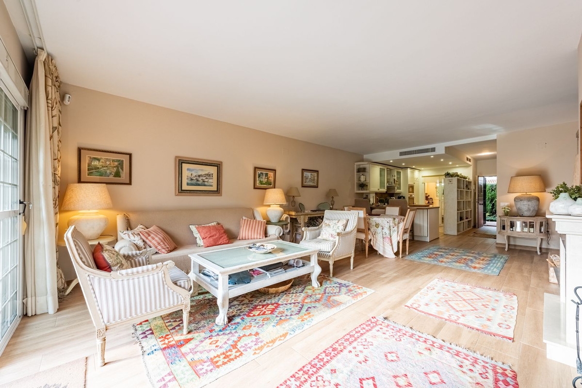 3 Bedroom Townhouse for Sale in Nagüeles — 3