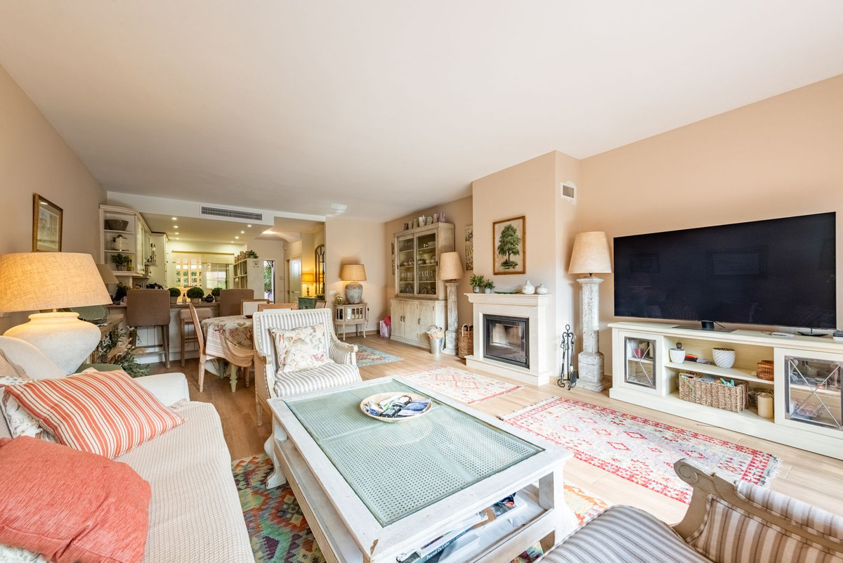 3 Bedroom Townhouse for Sale in Nagüeles — 4
