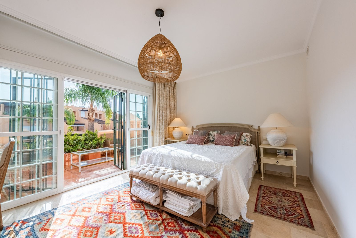 3 Bedroom Townhouse for Sale in Nagüeles — view 10