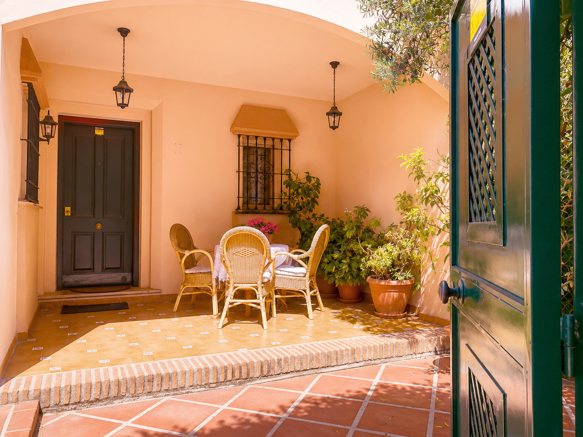 4 Bedroom Villa for Sale in Guadalmina Alta