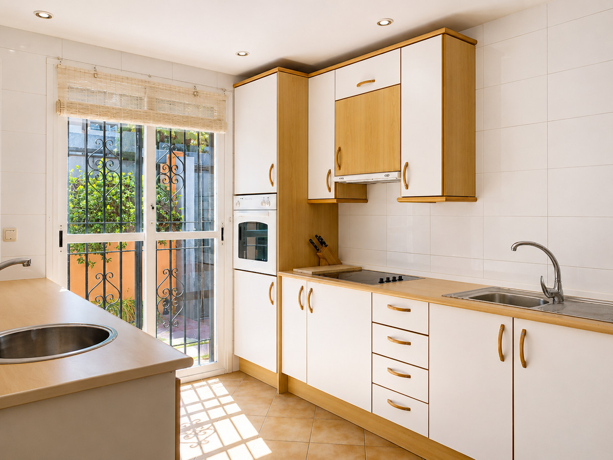 4 Bedroom Villa for Sale in Guadalmina Alta — view 13