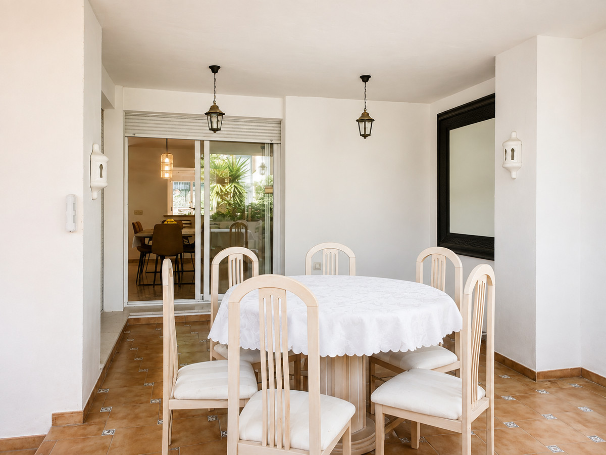 4 Bedroom Villa for Sale in Guadalmina Alta — view 15