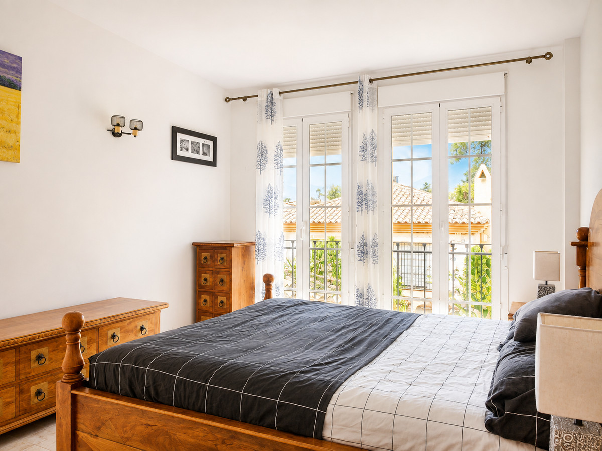 4 Bedroom Villa for Sale in Guadalmina Alta — view 20