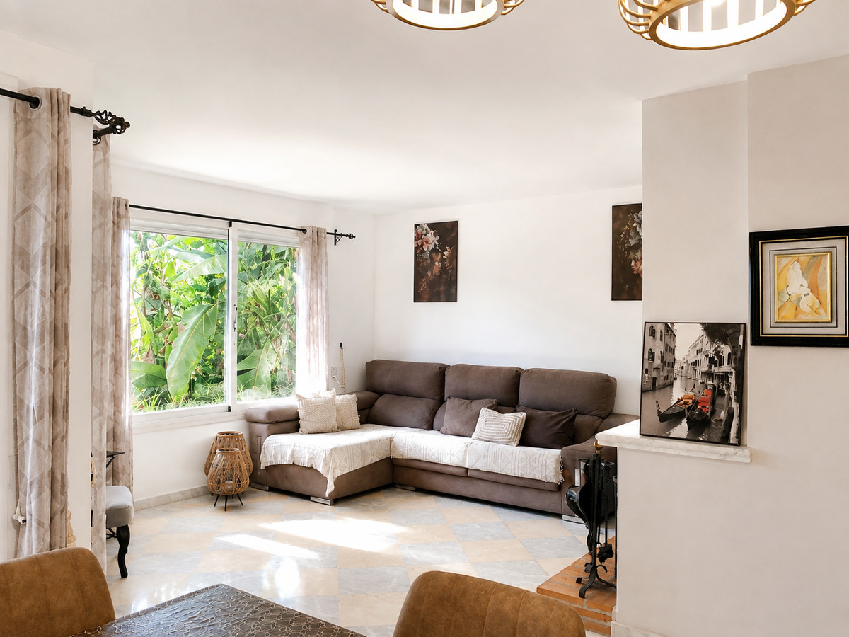 4 Bedroom Villa for Sale in Guadalmina Alta — 6