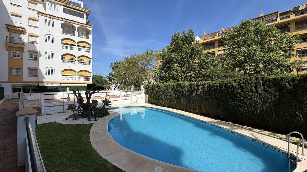 2 Bedroom Apartment for Sale in San Pedro de Alcántara