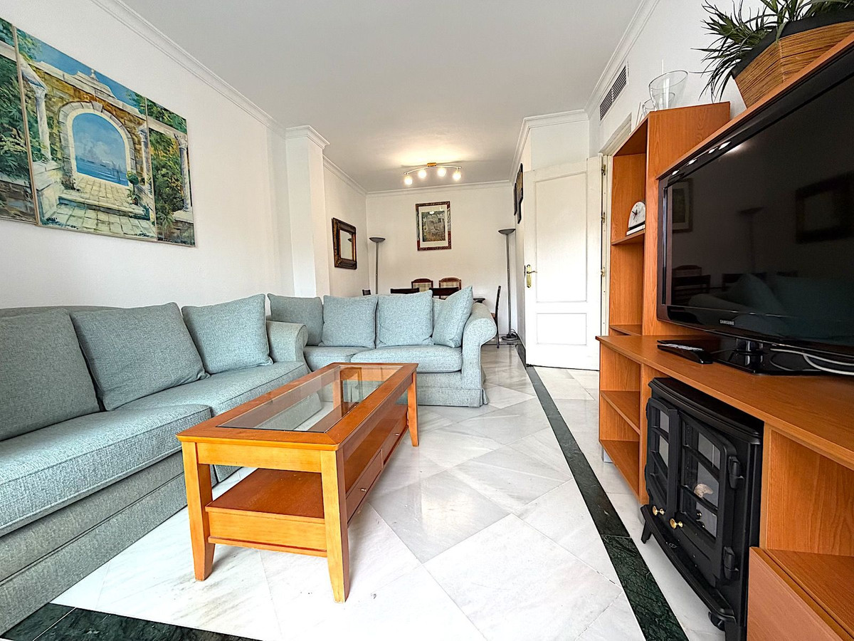 2 Bedroom Apartment for Sale in San Pedro de Alcántara — 2