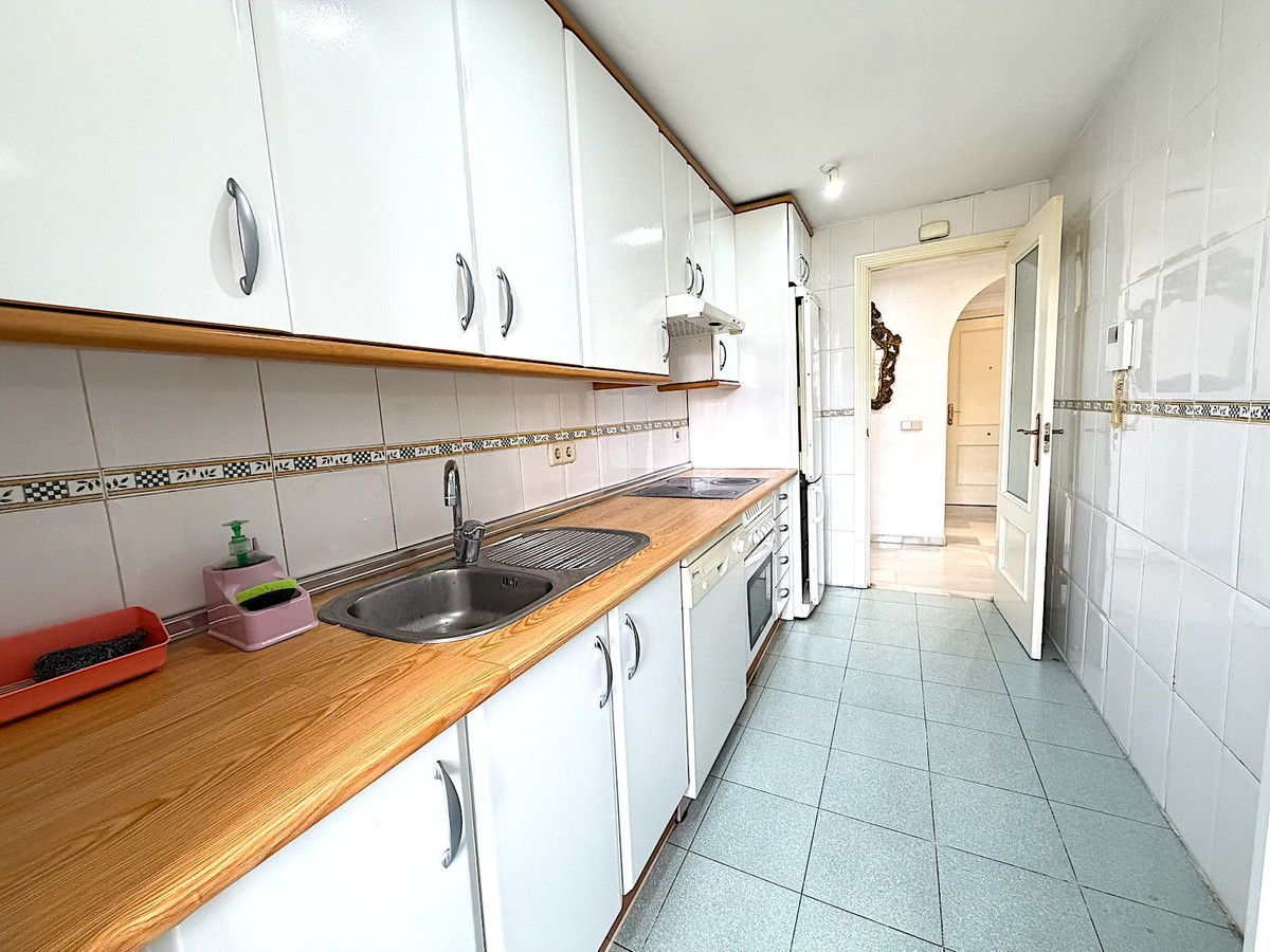 2 Bedroom Apartment for Sale in San Pedro de Alcántara — view 10