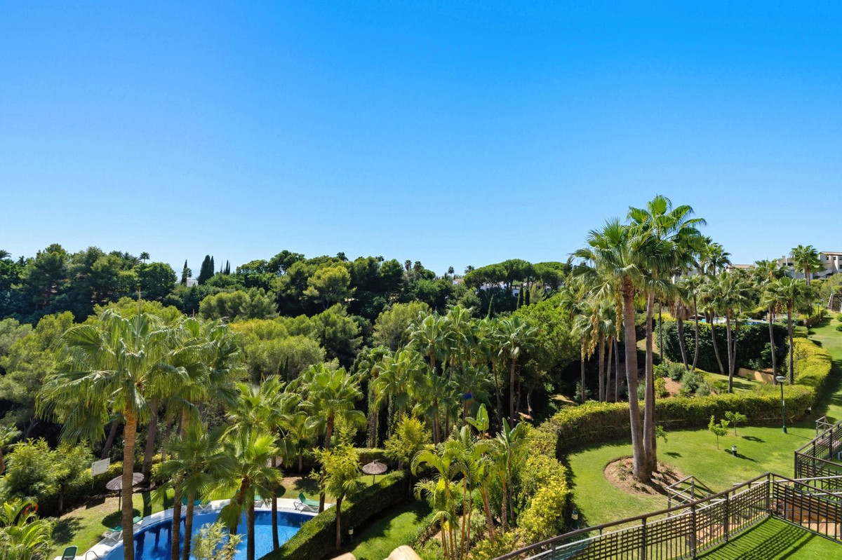 3 Bedroom Apartment for Sale in Sierra Blanca — 4