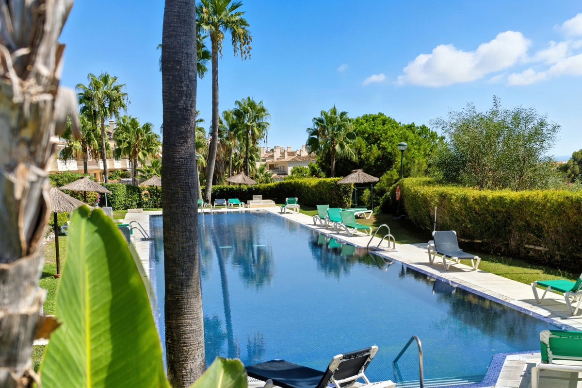 3 Bedroom Apartment for Sale in Sierra Blanca — view 10