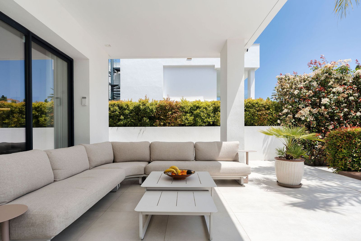 5 Bedroom Villa for Sale in Nueva Andalucía — view 11