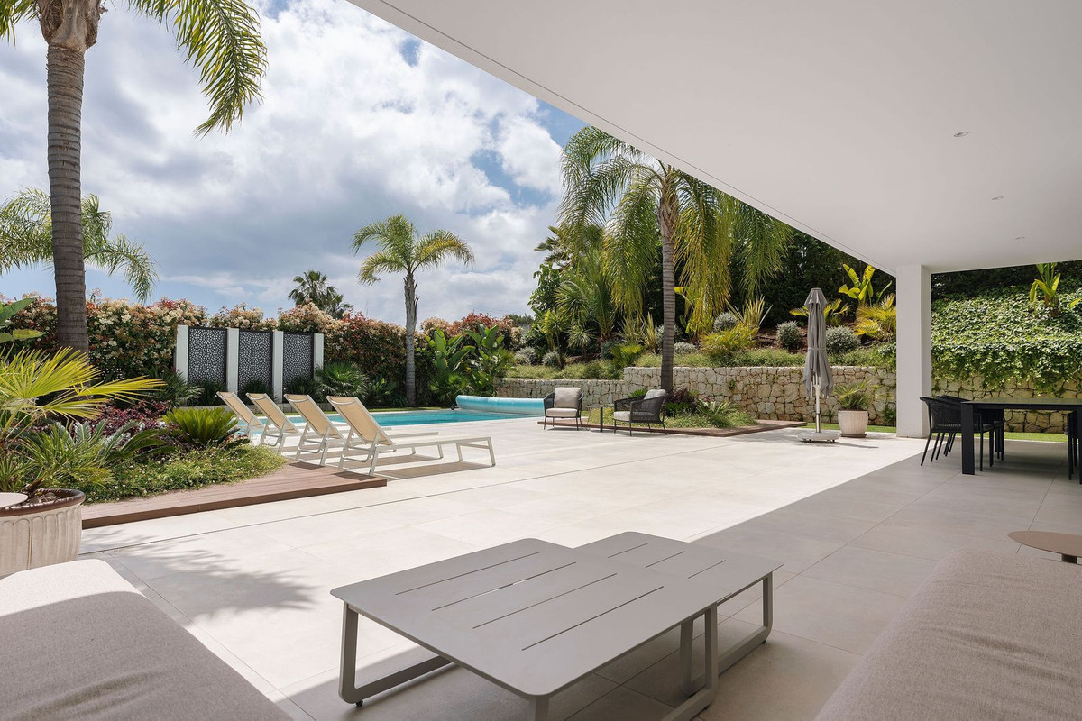 5 Bedroom Villa for Sale in Nueva Andalucía — view 15