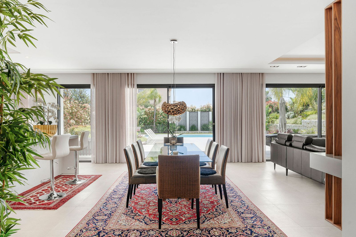 5 Bedroom Villa for Sale in Nueva Andalucía — 4