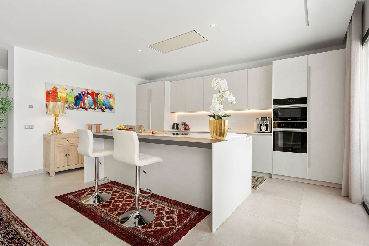 5 Bedroom Villa for Sale in Nueva Andalucía — 6