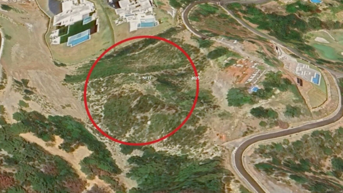Plot for Sale in Benahavís — 2