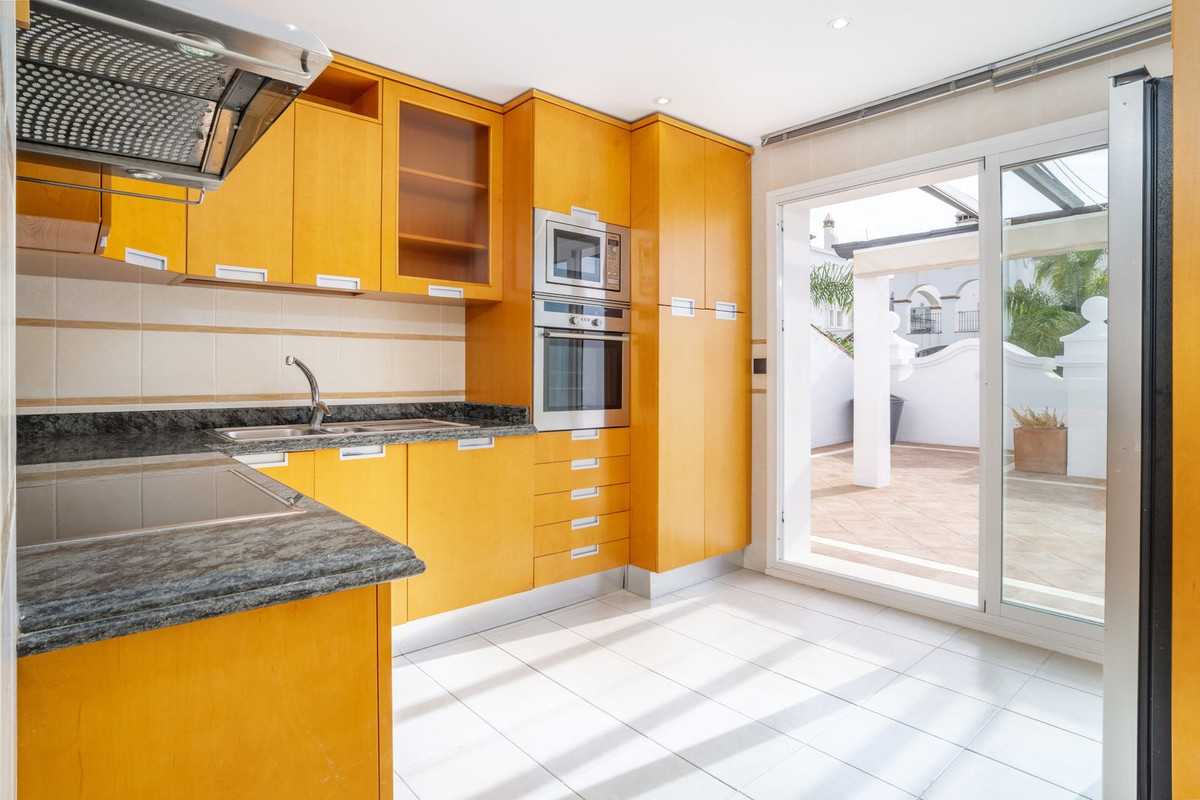 2 Bedroom Apartment for Sale in Marbella — 4