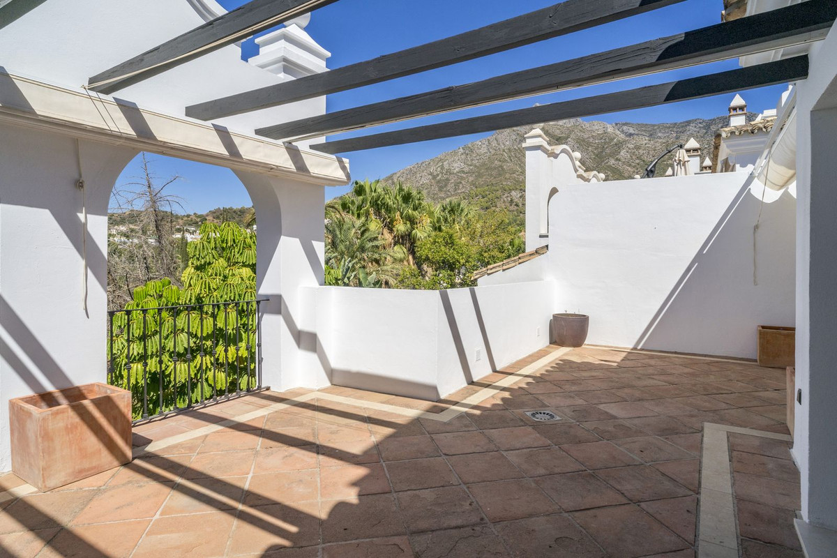 2 Bedroom Apartment for Sale in Marbella — 8