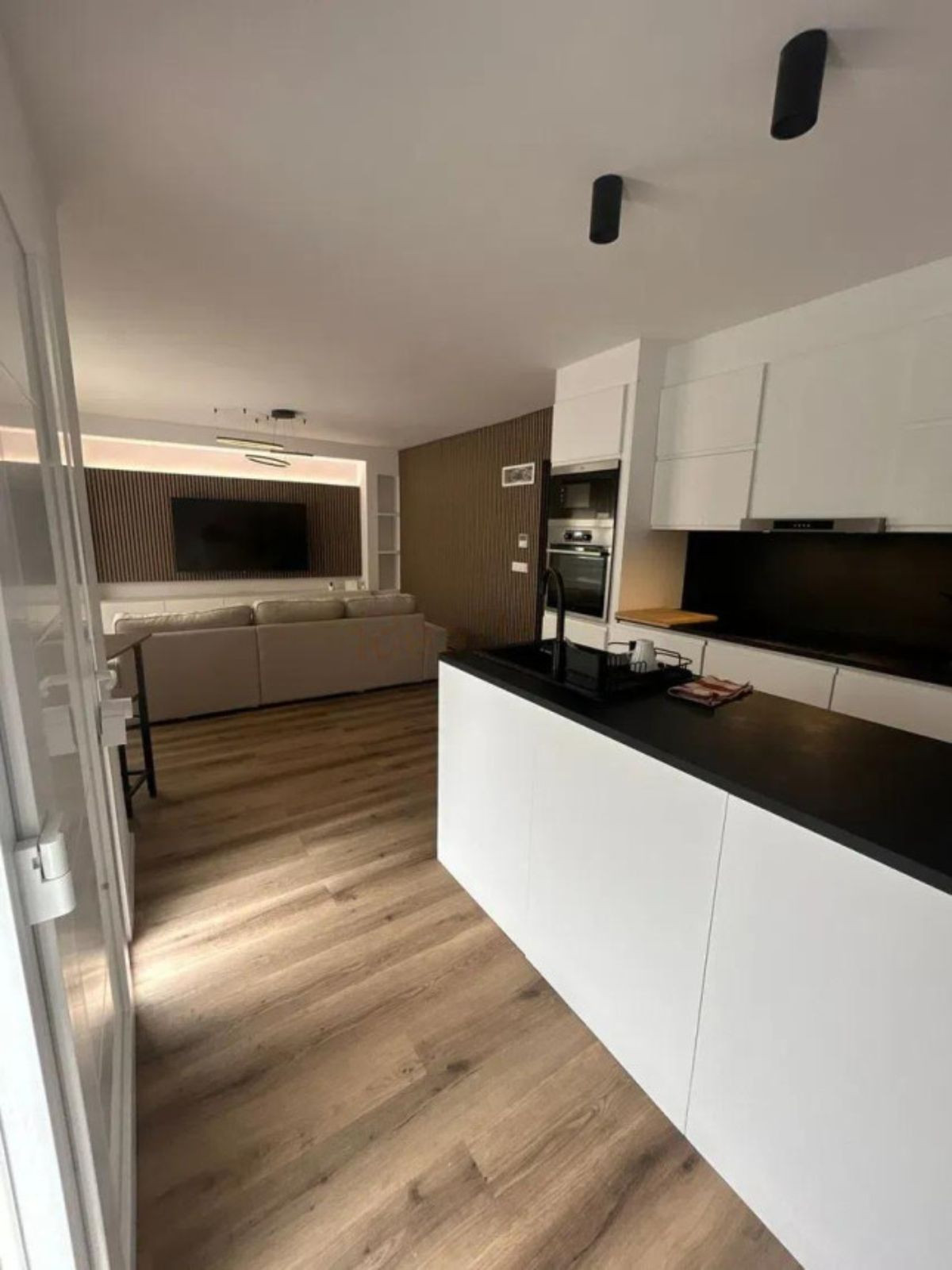 3 Bedroom Apartment for Sale in Estepona — 2