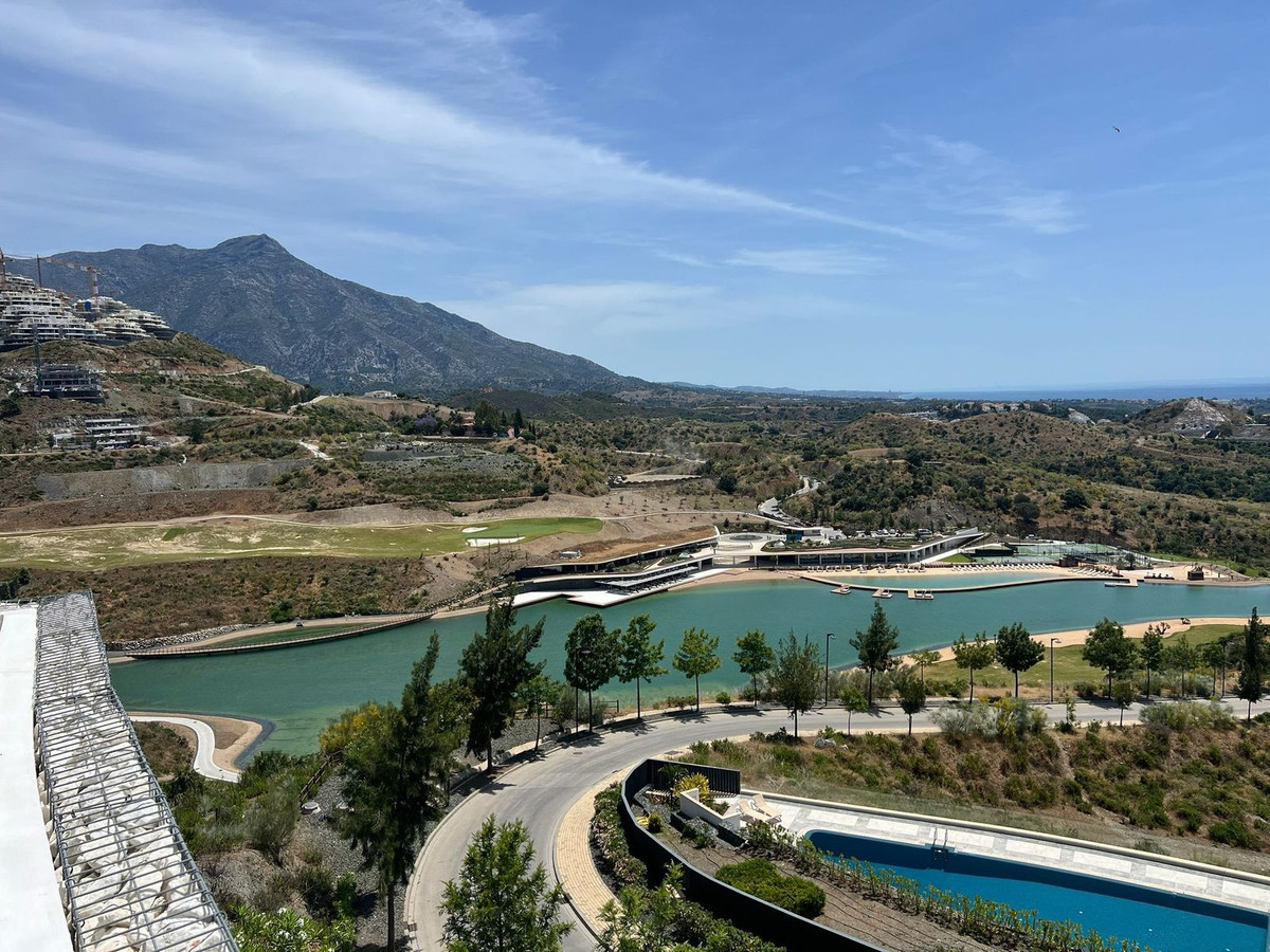 3 Bedroom Apartment for Sale in La Quinta — 2