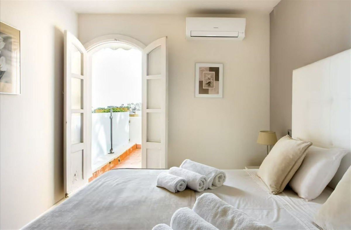 5 Bedroom Villa for Sale in Nueva Andalucía — 9