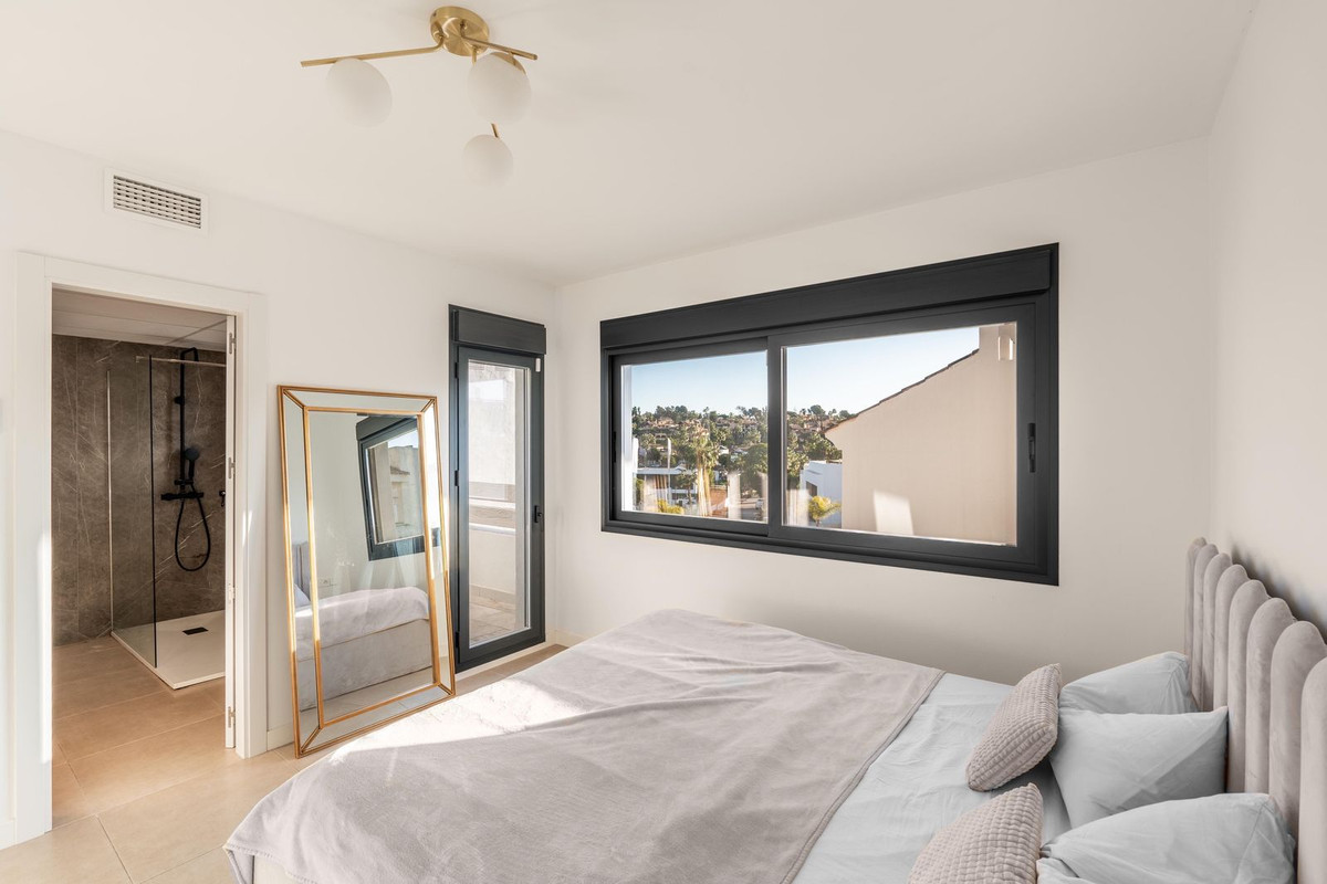 3 Bedroom Villa for Sale in El Paraiso — 8