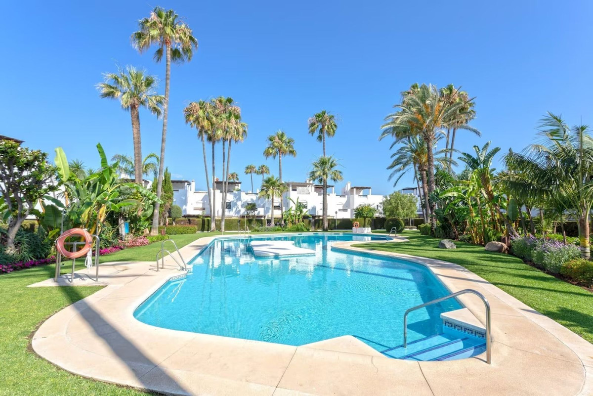 4 Bedroom Villa for Sale in San Pedro de Alcántara