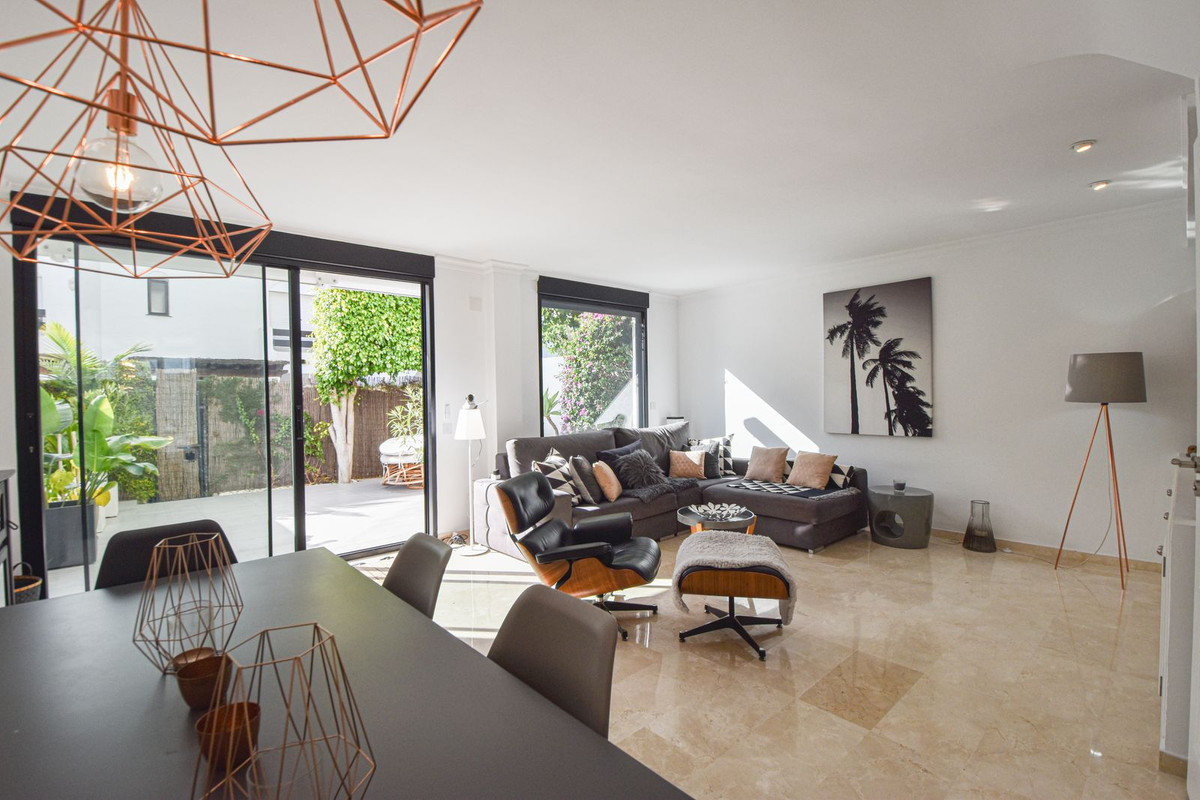 4 Bedroom Villa for Sale in San Pedro de Alcántara — 2