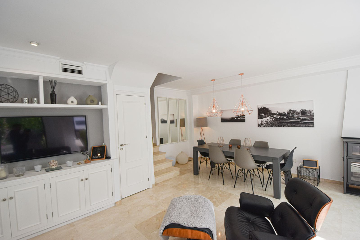 4 Bedroom Villa for Sale in San Pedro de Alcántara — 3