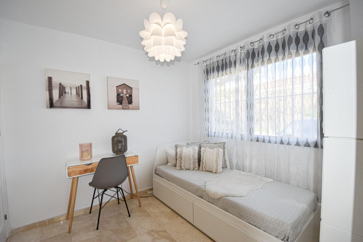 4 Bedroom Villa for Sale in San Pedro de Alcántara — view 10