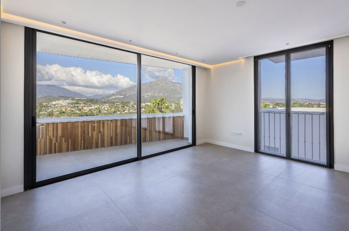 2 Bedroom Apartment for Sale in Nueva Andalucía — 3