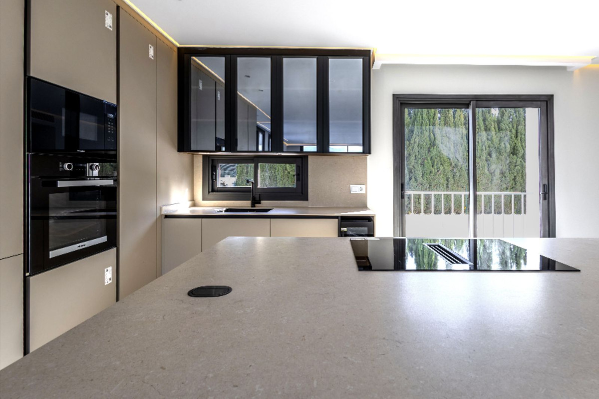 2 Bedroom Apartment for Sale in Nueva Andalucía — 6