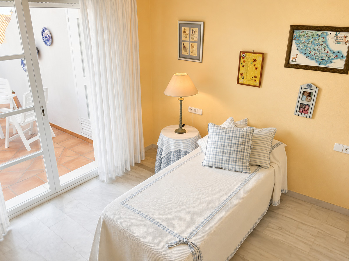 3 Bedroom Villa for Sale in Estepona — view 18