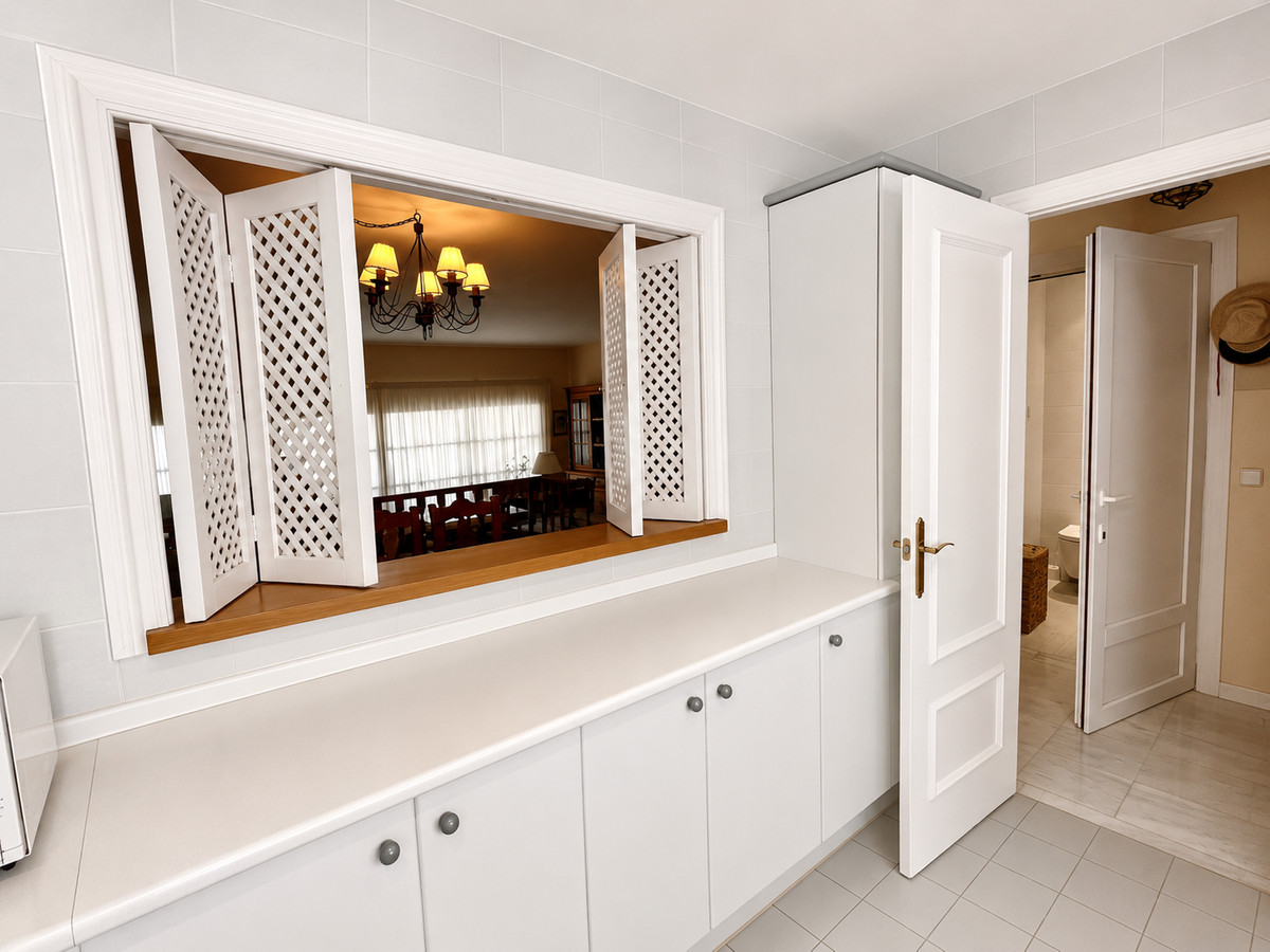 3 Bedroom Villa for Sale in Estepona — 7
