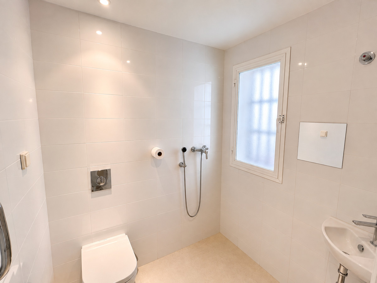 3 Bedroom Villa for Sale in Estepona — 8
