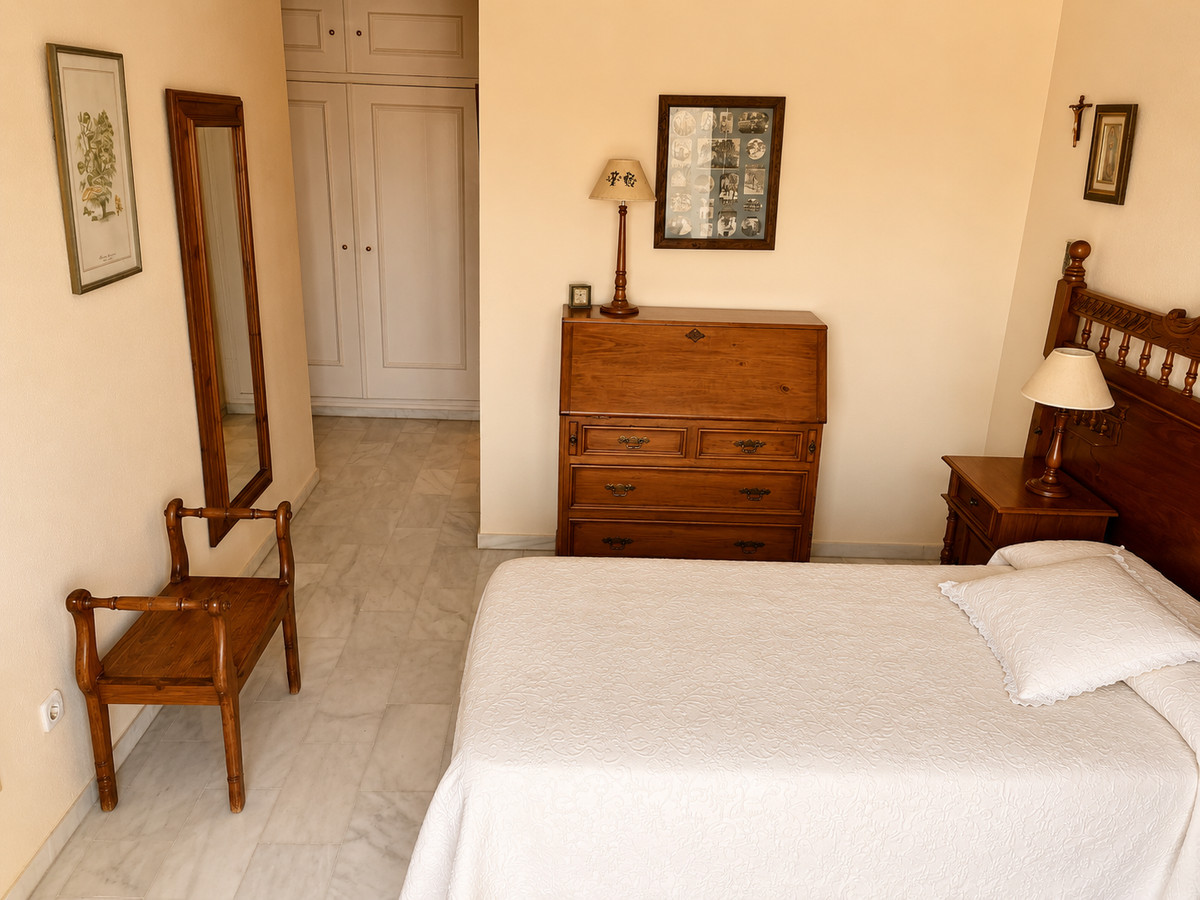 3 Bedroom Villa for Sale in Estepona — view 10