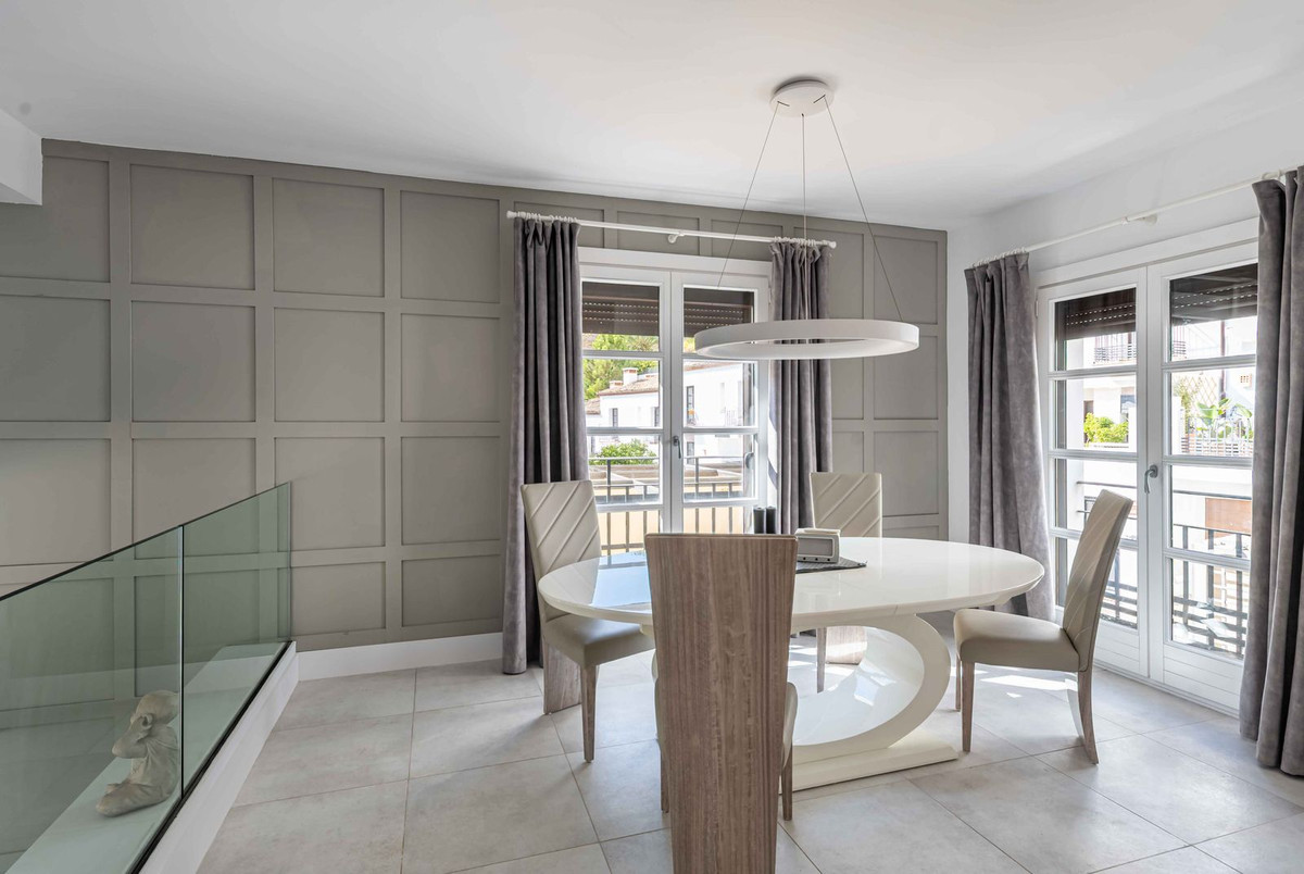 4 Bedroom Villa for Sale in Benahavís — 5